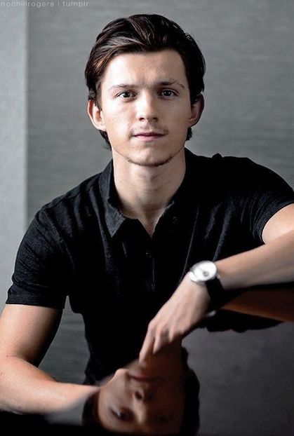 e2175d4fc0b4f40e661e7f4512a13c71 - Tom Holland