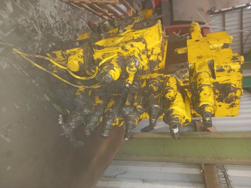 Reparatii Distribuitoare - Reparatii Pompe Hidraulice