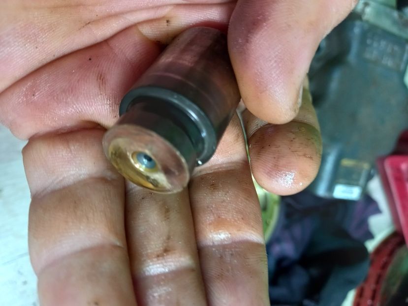 Komatsu - Reparatii Pompe Hidraulice