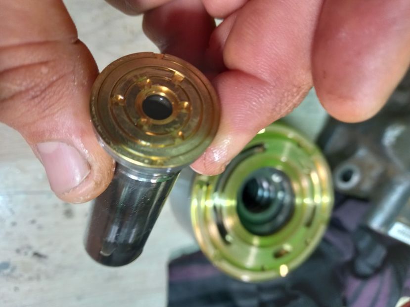 Reparatii pompe hidraulice Komatsu - Reparatii Pompe Hidraulice