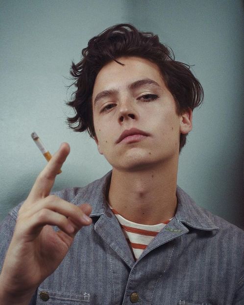 f06a953e93244db2bf4135b35bf817ac - Cole Sprouse