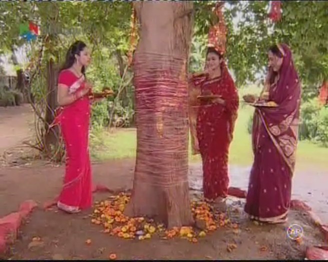 Divya Vidya si o femeie la pooja - A ta pentru totdeauna-Amar and Divya Sagar and Vidya