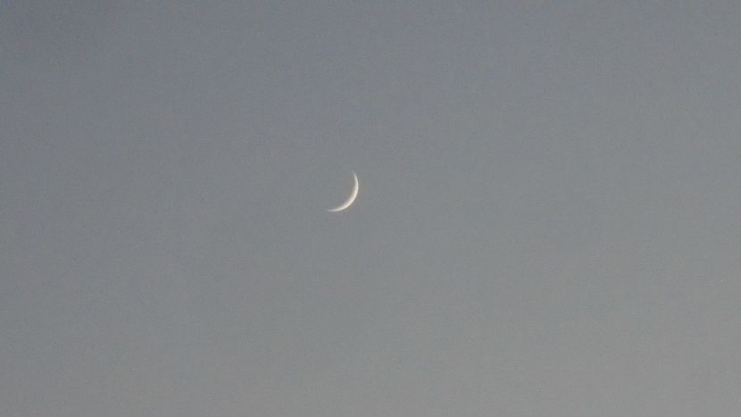 Luna noua in Varsator - Luna - Soarele si norii - 3