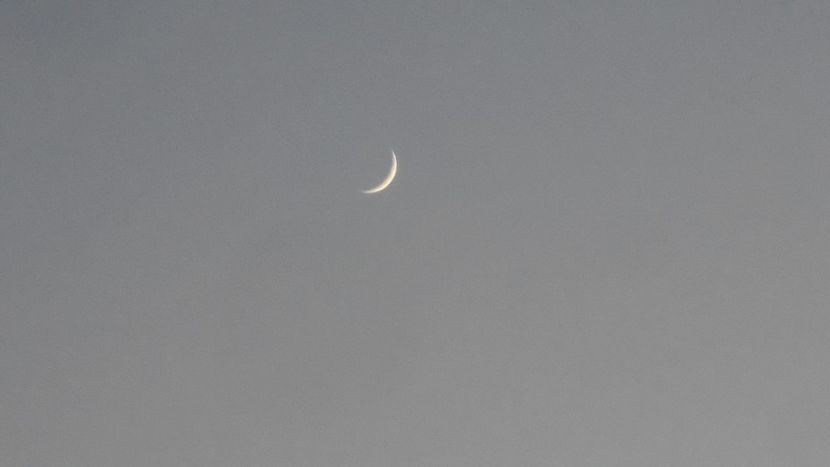 Luna noua in Varsator - Luna - Soarele si norii - 3
