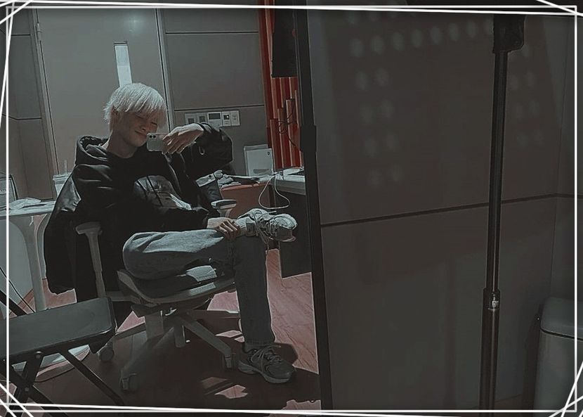ʰʸᵘᶰᵍ⁻ᶰᶤᵐ아기 빵—xxɪx.ɪ.ᴍᴍxxɪɪ¹²¹⤴ - maknae on top____innie on top