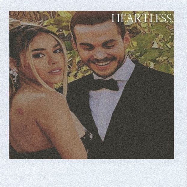 　✧ · + Aless and Selene at a party. - We keep this love in a photograph