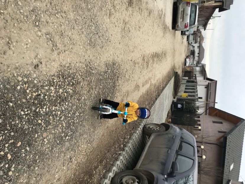 2B12C238-B421-40BF-AA88-D2A75CD47594 - Familia