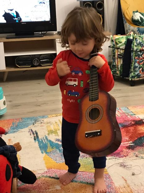 8DF72ACE-ED9C-4181-964E-600897BF4CCA - Familia