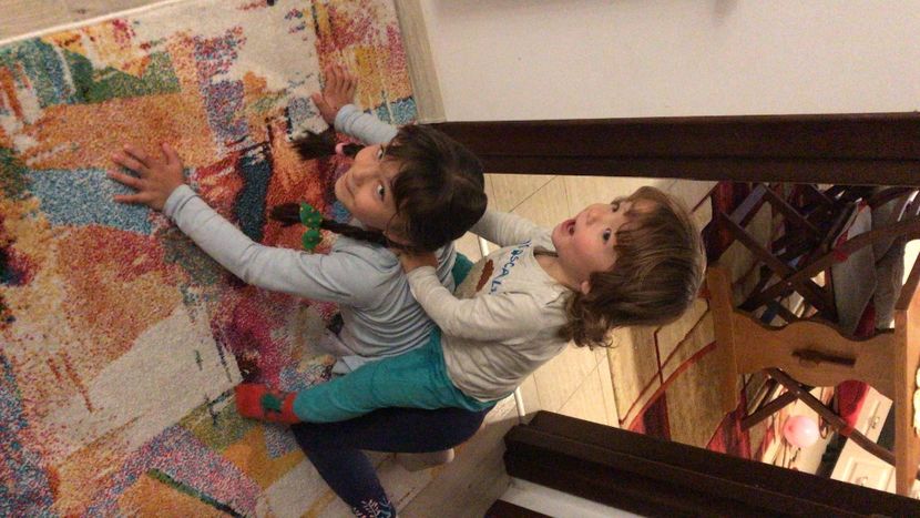 F0E9544C-048B-4DBD-B8BD-BF7A7C360189 - Familia