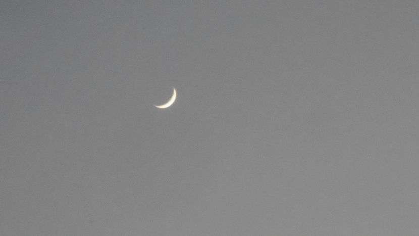Luna in crestere in Berbec - Luna - Soarele si norii - 3