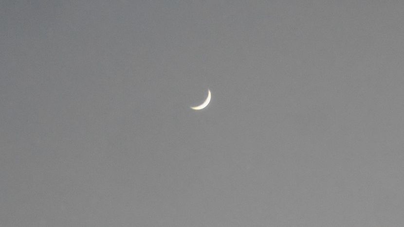 Luna in crestere in Berbec - Luna - Soarele si norii - 3