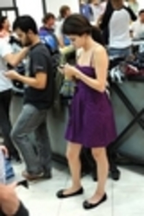 Shoping-selena-gomez-9617656-80-120