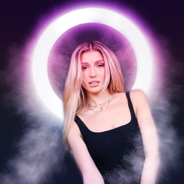 47F3D90C-4EFD-4815-9521-57261D39B9FC - 001 Alina aaa P