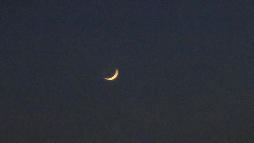 Luna noua in Berbec - Luna - Soarele si norii - 3