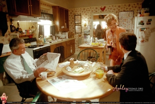 5nuluo - Ashley Tisdale