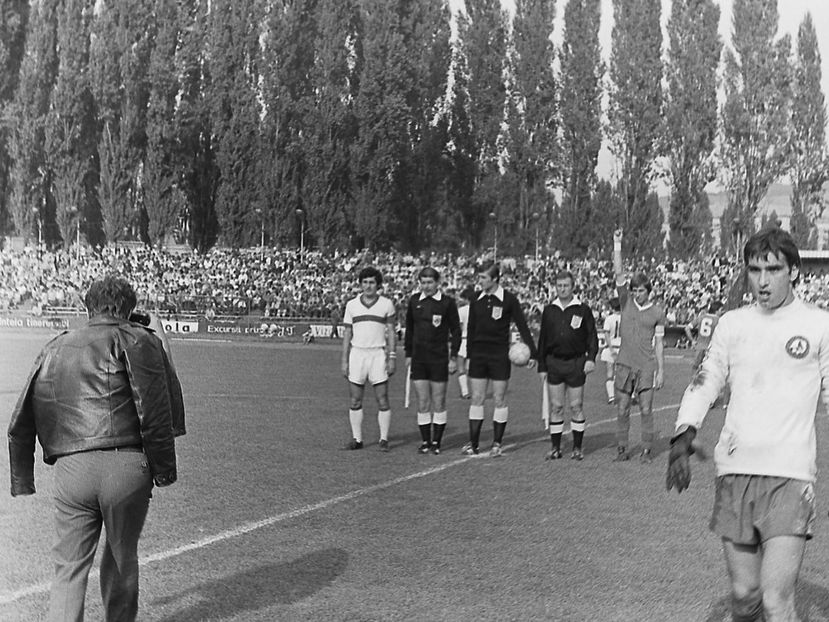 Corvinul Hunedoara Progresul Bucuresti 1980 - Dunarea Galati Istorie Part 3