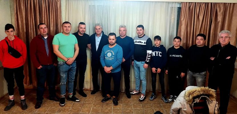  - 1--- AGH Contact 0766614616