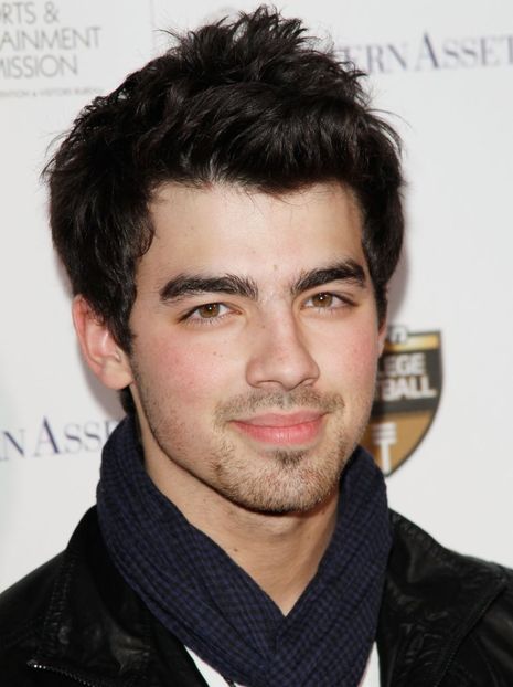 Joe Jonas - Leu 15 August ✔ - Zodiac Signs