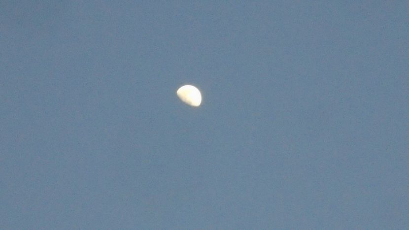 ... Luna in crestere in Rac - Luna - Soarele si norii - 3