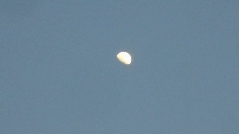 ... Luna in crestere in Rac - Luna - Soarele si norii - 3