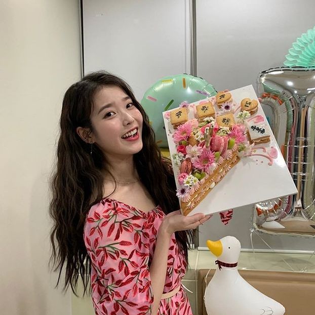 -(deschide ochi incet ) jaehyun hyung tu esti? (se uita la lisa ) hei .jaehyun hyung nu e aici? - But we were born to be alone Ep 01