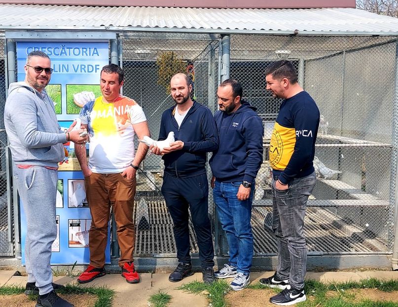  - 1--- AGH Contact 0766614616