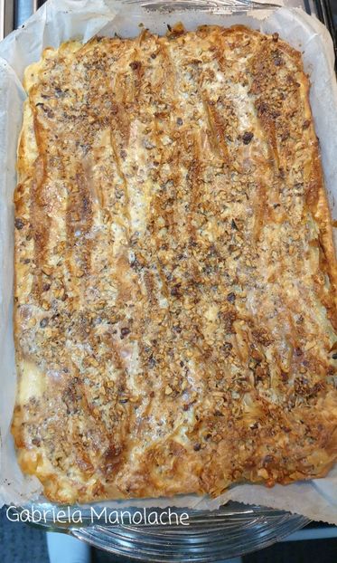  - Prăjitură creață cu mere și nuca