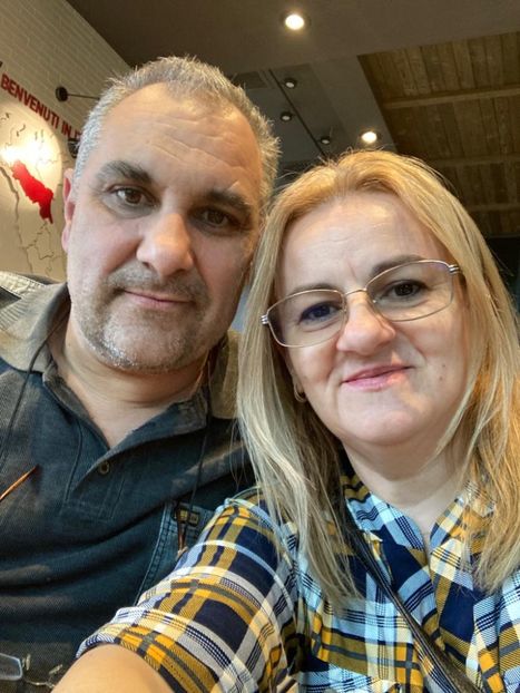 BB0E6CD3-93CC-49FC-9AB0-7AB5DCF1017B - POZE CU FAMILIA