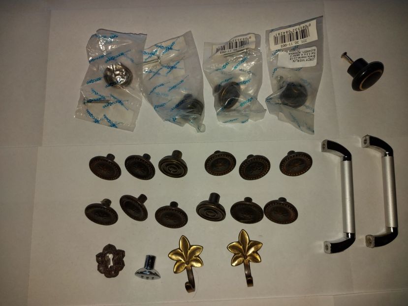  - Butoni pentru mobila