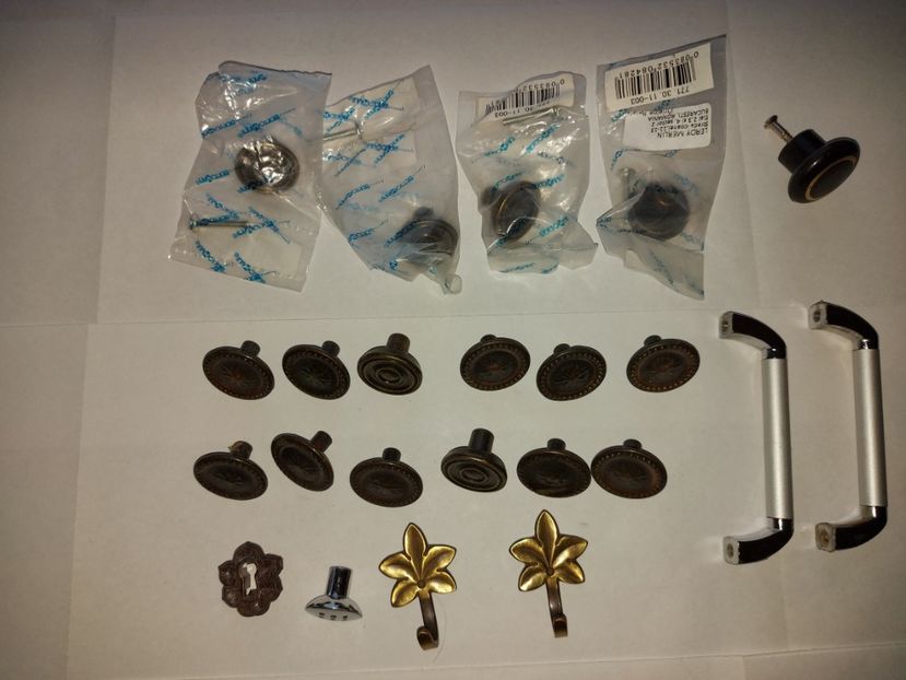  - Butoni pentru mobila