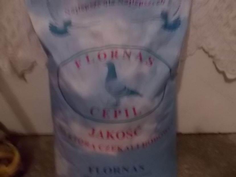 Amestec 16 feluri de seminte - MANCARE SI MEDICAMENTE PENTRU PORUMBEI