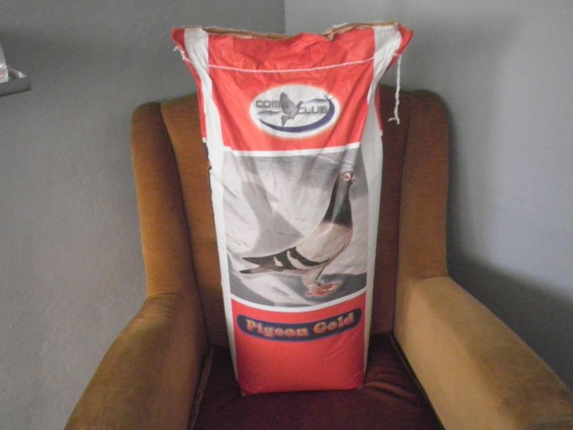 25 kg -50 ron - MANCARE SI MEDICAMENTE PENTRU PORUMBEI