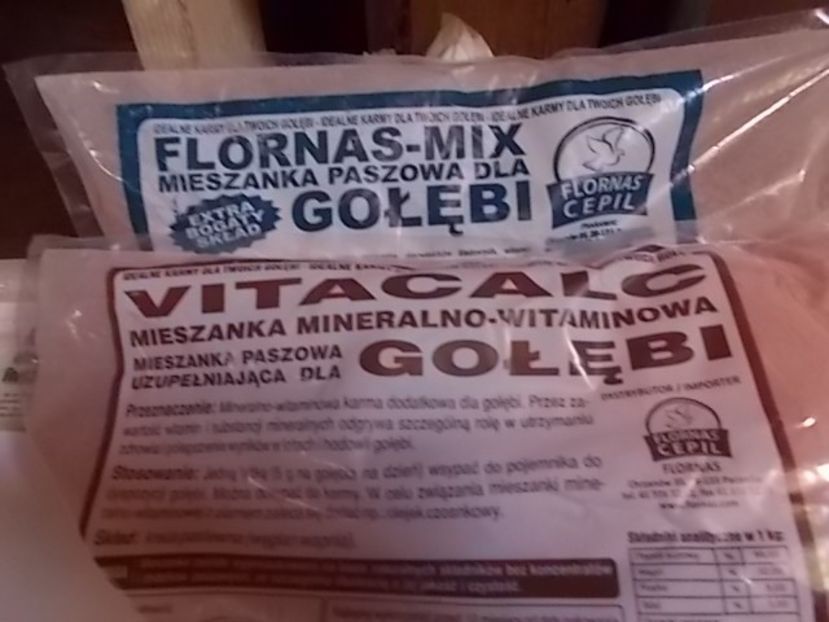 Vitamine,minerale ,grit - MANCARE SI MEDICAMENTE PENTRU PORUMBEI