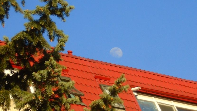 Luna in crestere in Balanta - Luna - Soarele si norii - 3