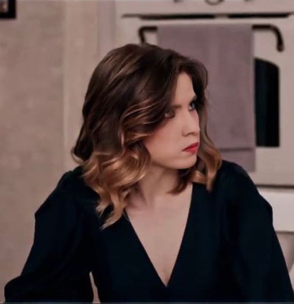 B90CD3FD-ABB2-4705-90AC-4855DB0E435B - 01 Criss - Ana - Iris - Livia