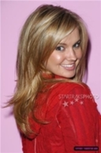 Tiffany cu par mij:x - Tiffany Thornton