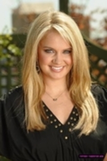 Tiffany k par mai mij - Tiffany Thornton