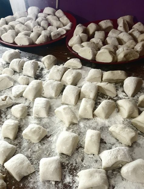 Asta înseamnă să fii o gospodină adevărată. SĂ AI TREABĂ. Nu la furat curent =))) - - P - Fotografii