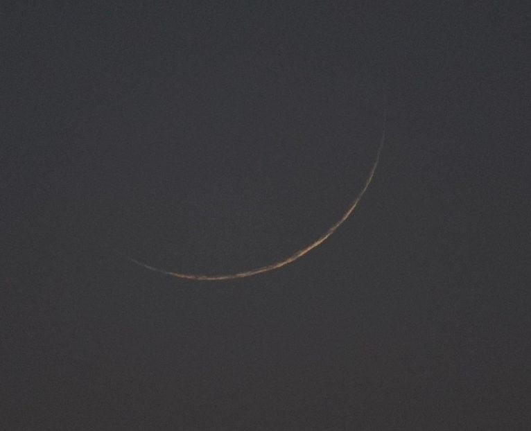 Luna noua de o zi in Gemeni - Luna - Soarele si norii - 3