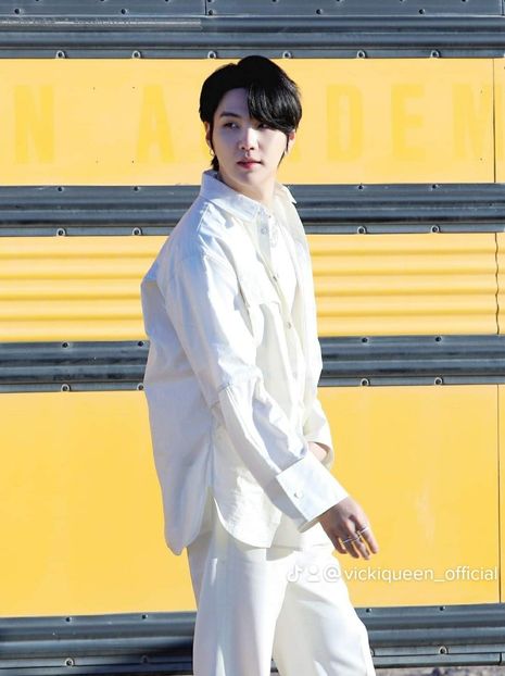 ♾ - - 5 - Konnichiwa