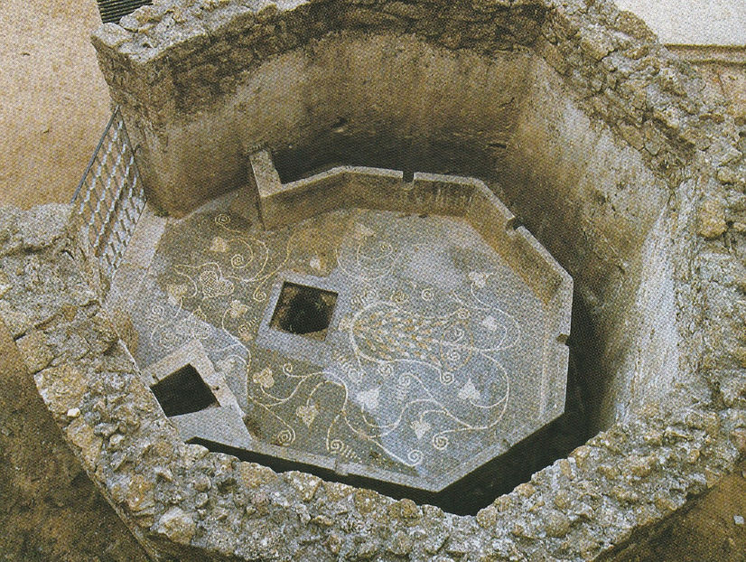 Piazza Armerina. Vila romană. Latrinele octogonale - Sicilia