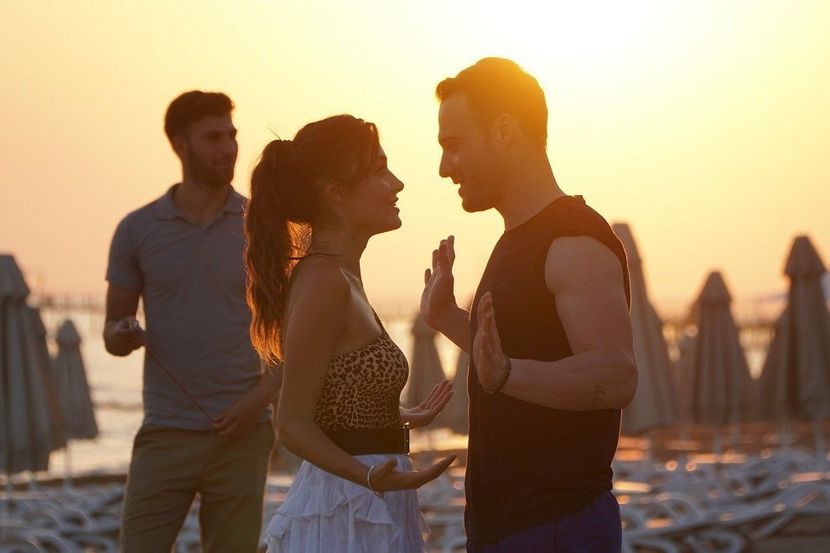 Eda ve Serkan - Sen cal kapimi