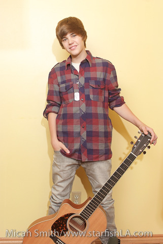 ~~ JusStiN BieEbEr ~~ - o_JuStiN phOtOshOoT 12_o