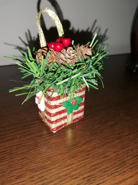  - DECORAȚIUNI DE CRACIUN