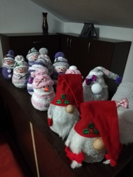  - DECORAȚIUNI DE CRACIUN