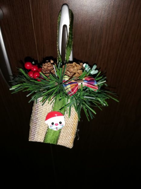  - DECORAȚIUNI DE CRACIUN