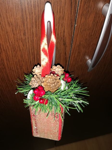  - DECORAȚIUNI DE CRACIUN