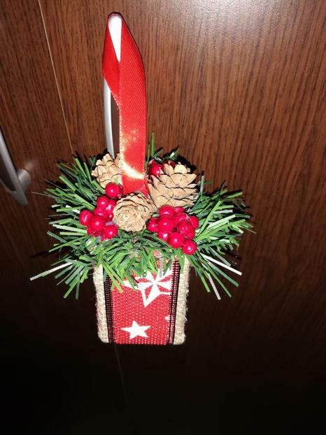  - DECORAȚIUNI DE CRACIUN