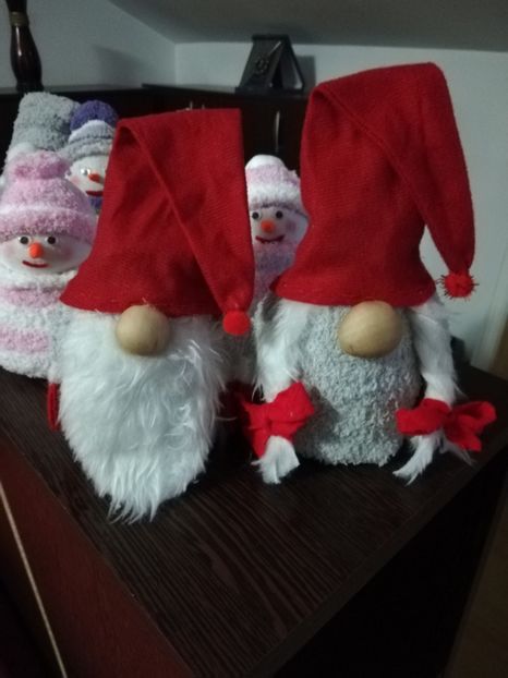  - DECORAȚIUNI DE CRACIUN