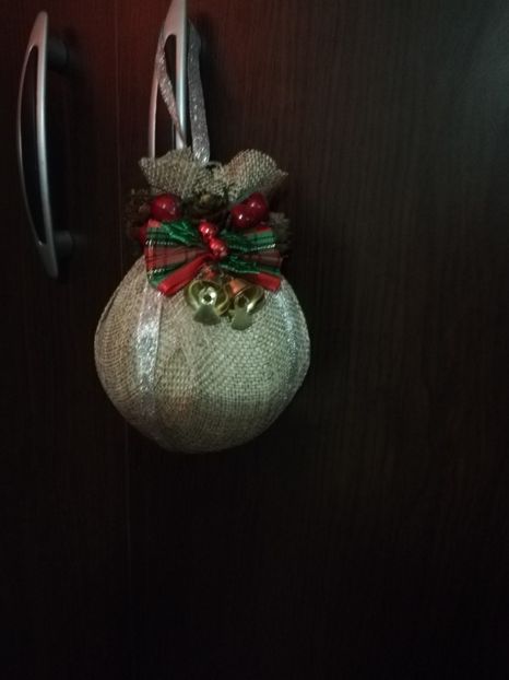  - DECORAȚIUNI DE CRACIUN